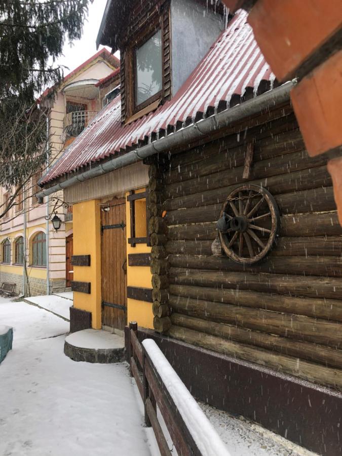 Nautilus Hotel *